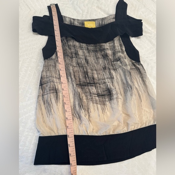 Anthropologie MAEVE Size 4 Cream & Black Geomtric Print Silk Blouse off shoulder - Picture 5 of 8